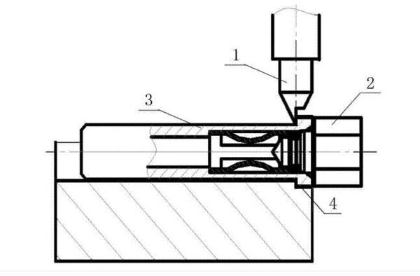 冠簧插孔的收口装置结构图